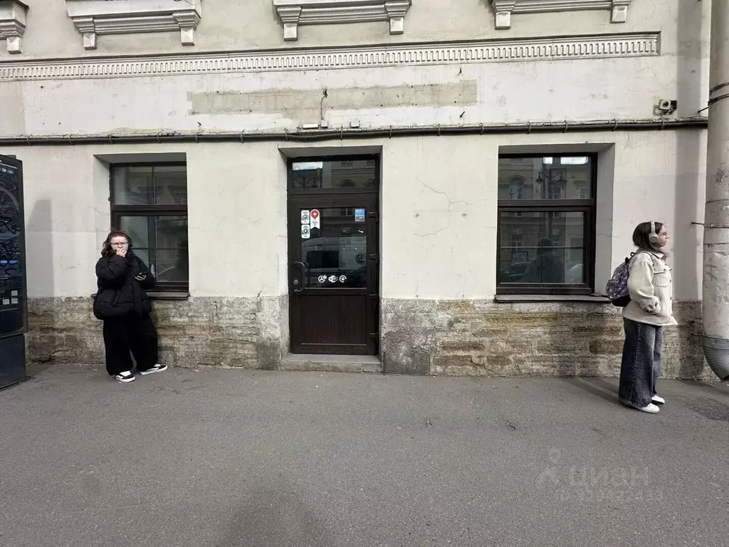 Торговая площадь в Санкт-Петербург Кадетская линия, 29 (85 м) - Фото 1