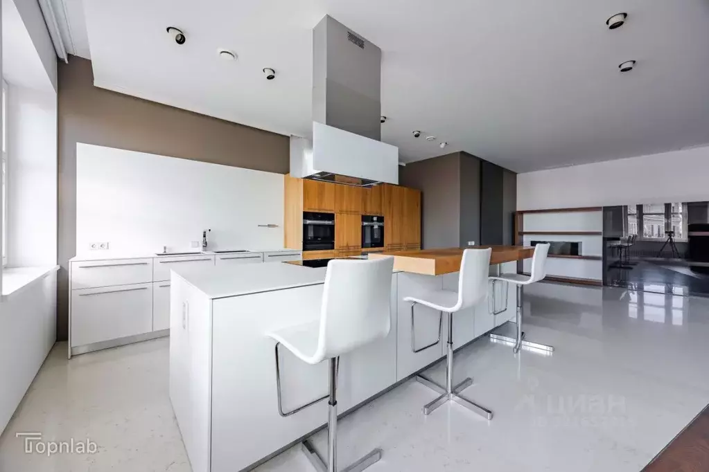 4-к кв. Санкт-Петербург Парадная ул., 3к2 (205.0 м) - Фото 1