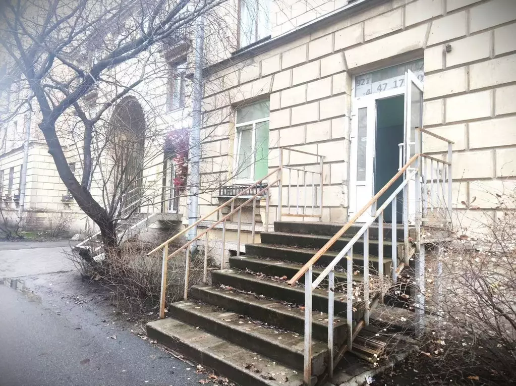 Торговая площадь в Санкт-Петербург ул. Стахановцев, 6/8 (67 м) - Фото 1