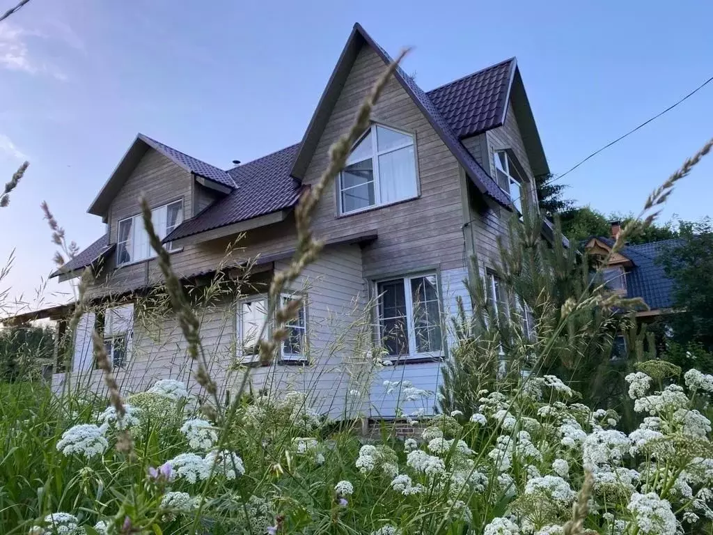 Дом в Тверская область, Старицкий муниципальный округ, д. Глазуново  ... - Фото 1
