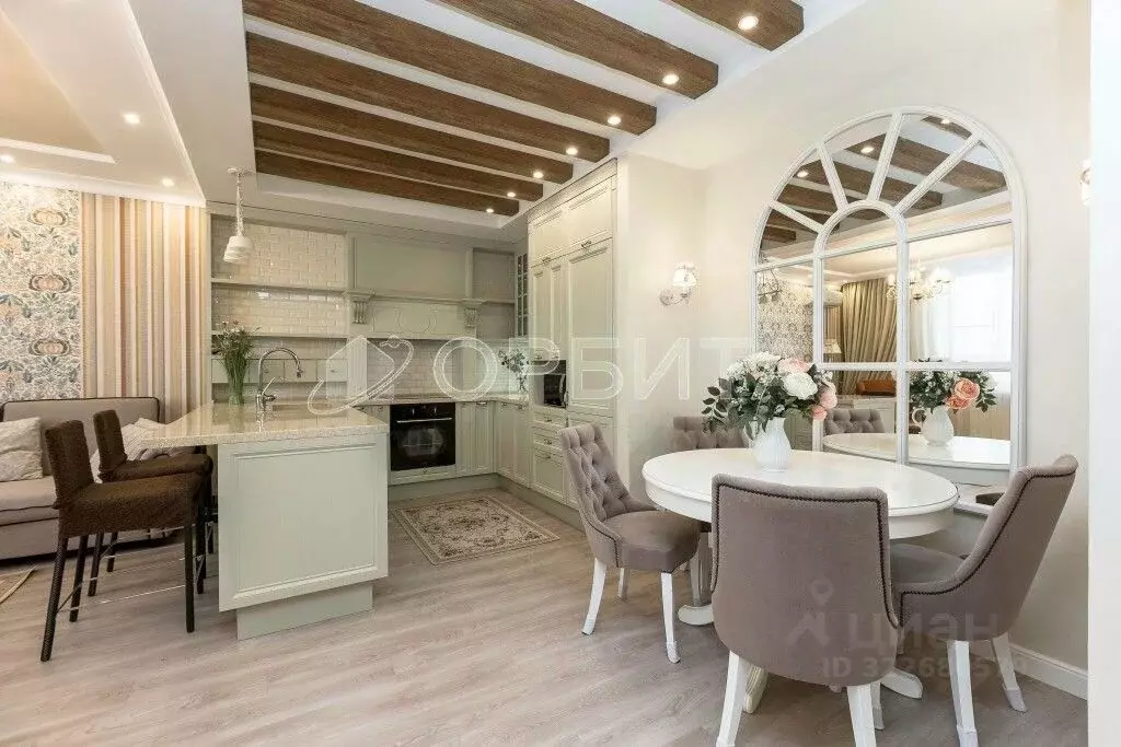 3-к кв. Тюменская область, Тюмень ул. Газовиков, 77 (88.0 м) - Фото 0