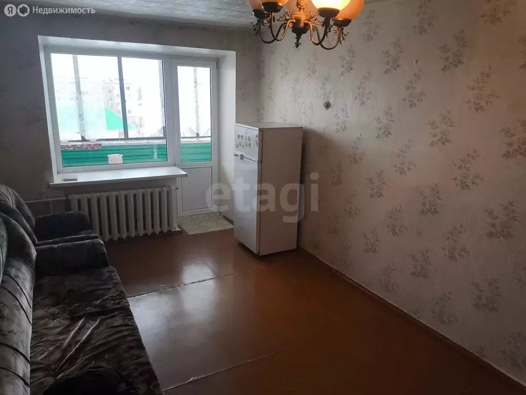 3-комнатная квартира: Азнакаево, улица Хасанова, 23 (62 м) - Фото 2