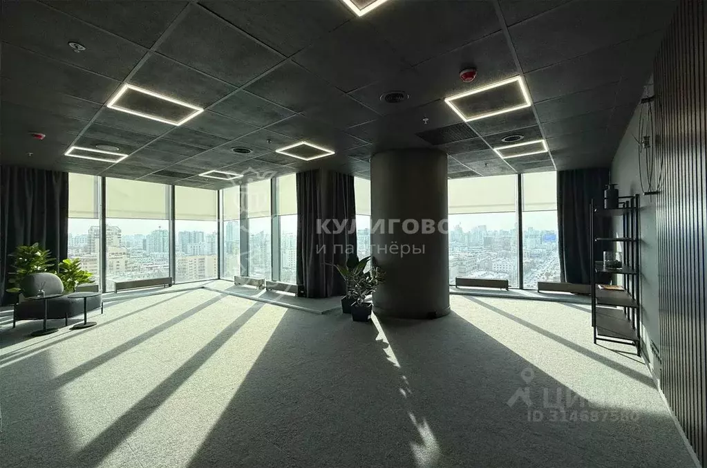 Офис в Свердловская область, Екатеринбург ул. Малышева, 51 (45 м) - Фото 1