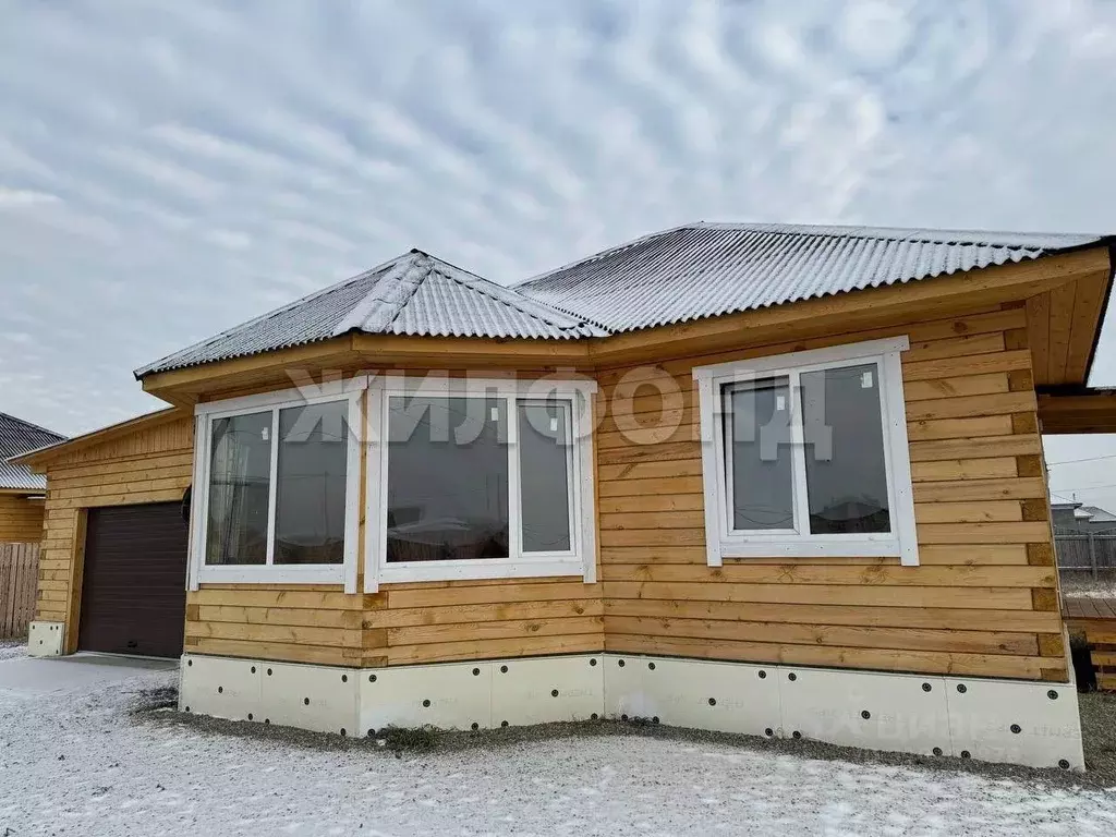 Дом в Хакасия, Усть-Абаканский район, с. Калинино ул. Целинная (120 м) - Фото 0