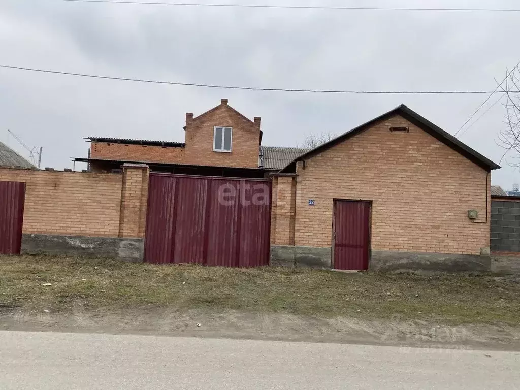 Дом в Северная Осетия, Беслан Правобережный район, ул. Томаева (140 м) - Фото 0