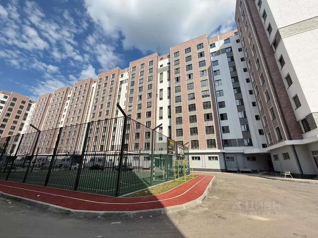 3-к кв. Кабардино-Балкария, Нальчик Кабардинская ул., 199А (99.8 м) - Фото 1
