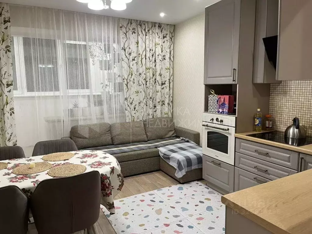 1-к кв. Тюменская область, Тюмень ул. Мельникайте, 2к4 (49.1 м) - Фото 1