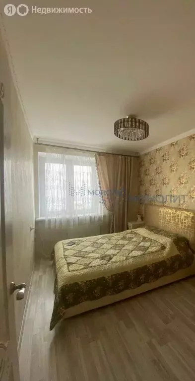 3-комнатная квартира: Нижний Новгород, улица Александра Хохлова, 21 ... - Фото 1
