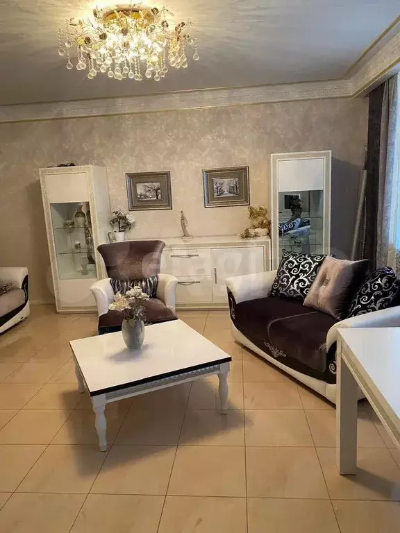 1-к. квартира, 45 м, 4/7 эт. - Фото 0