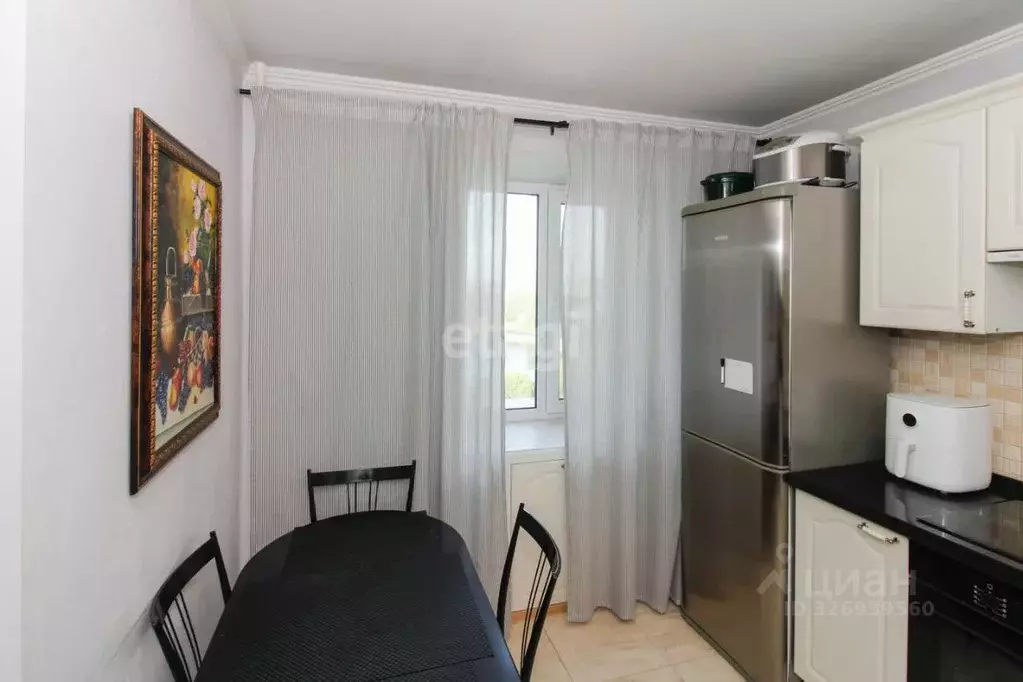 3-к кв. Тюменская область, Тюмень ул. Федюнинского, 7а (59.5 м) - Фото 1