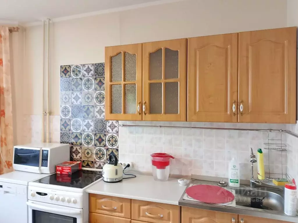 2-к кв. Московская область, Красногорск ул. Имени Зверева, 6 (61.0 м) - Фото 0