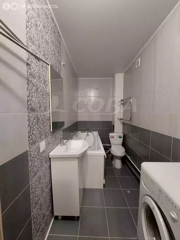 1-комнатная квартира: Тюмень, Интернациональная улица, 199к3 (40 м) - Фото 0