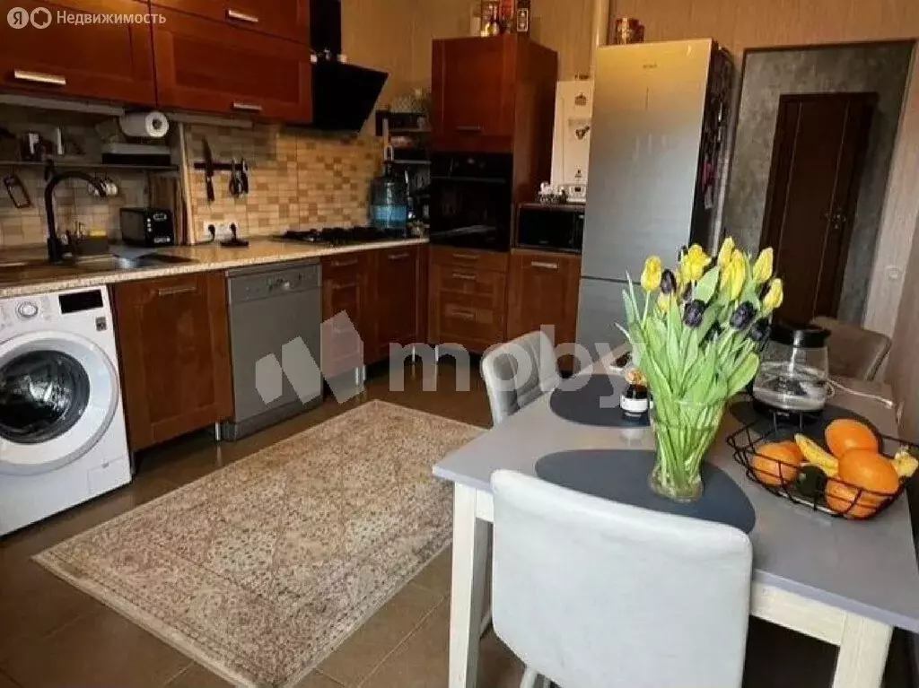 2-комнатная квартира: Калининград, Луговая улица, 1к2 (67.7 м) - Фото 1