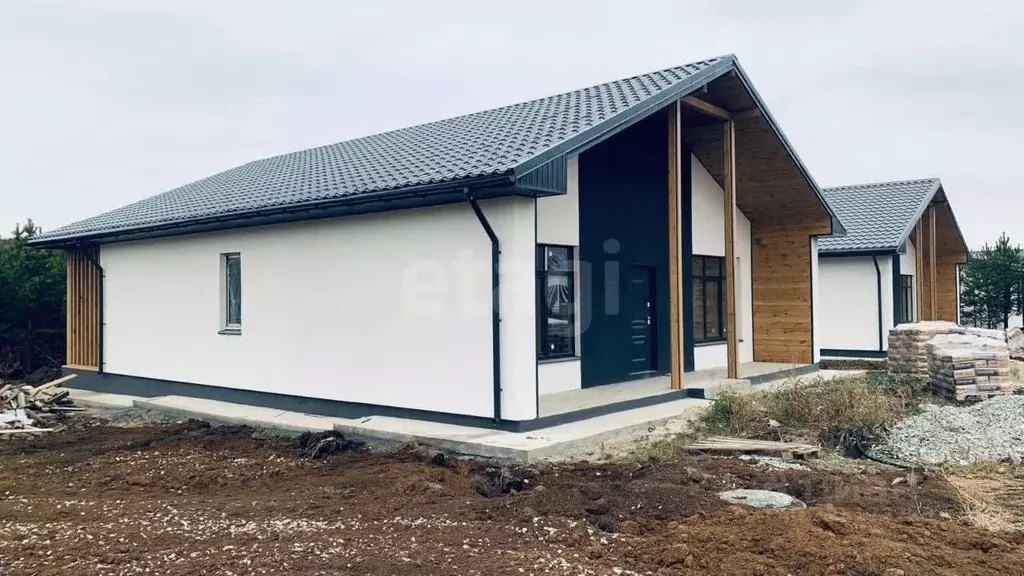 Дом в Свердловская область, Сысертский муниципальный округ, Исеть ... - Фото 1