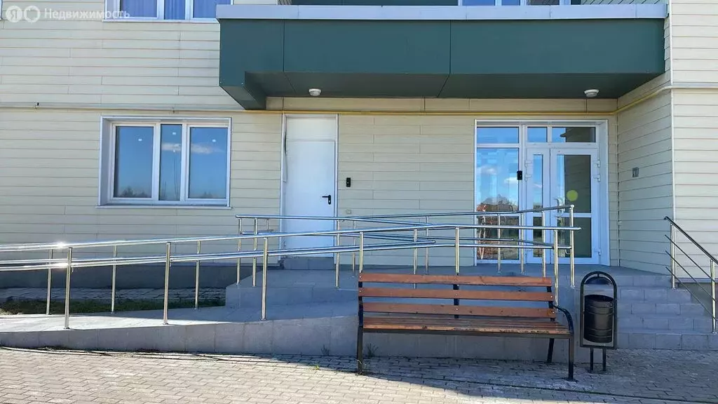 3-комнатная квартира: Болтино, улица Баздырева, 3 (80 м) - Фото 1