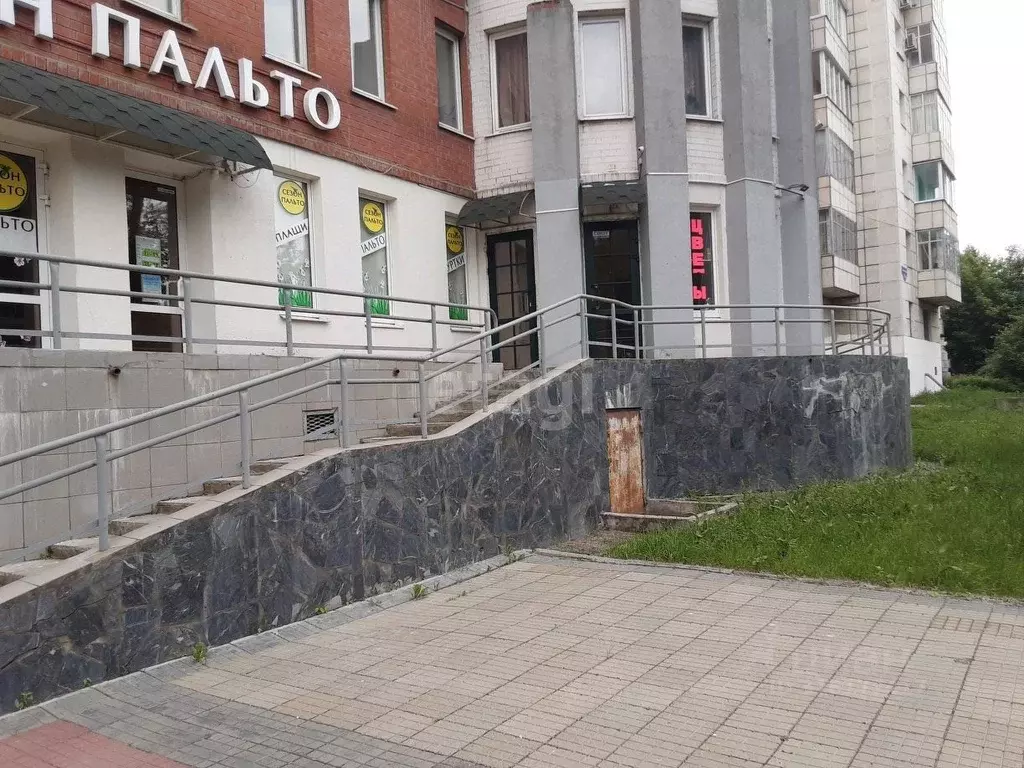 Торговая площадь в Пермский край, Пермь ул. Карпинского, 17 (120 м) - Фото 1