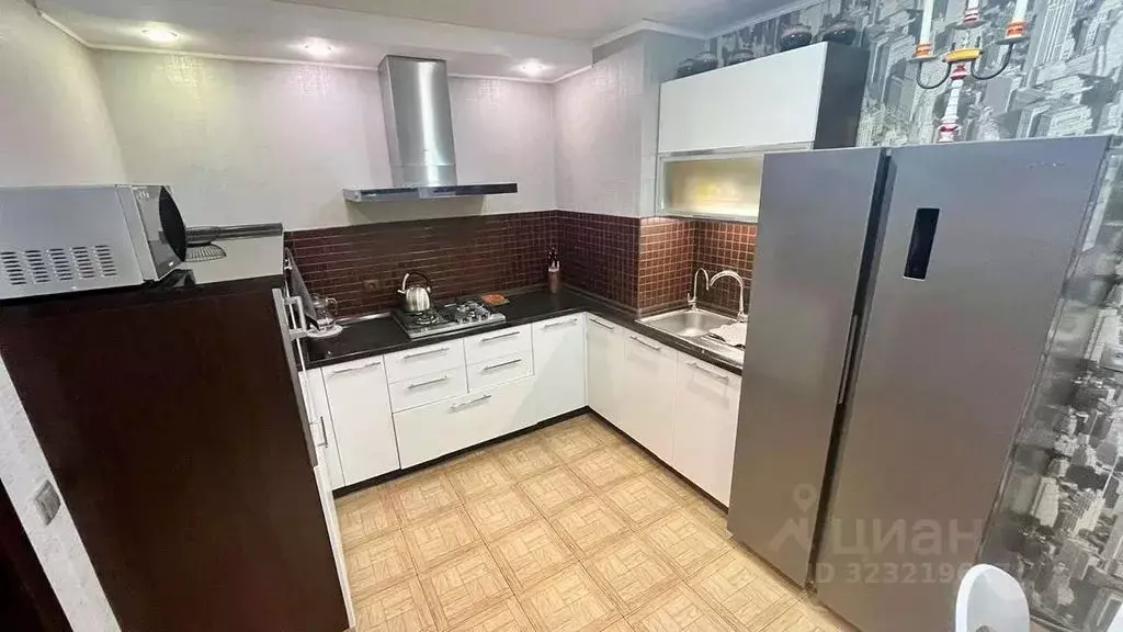 3-к кв. Саратовская область, Балаково просп. Героев, 56 (66.0 м) - Фото 0