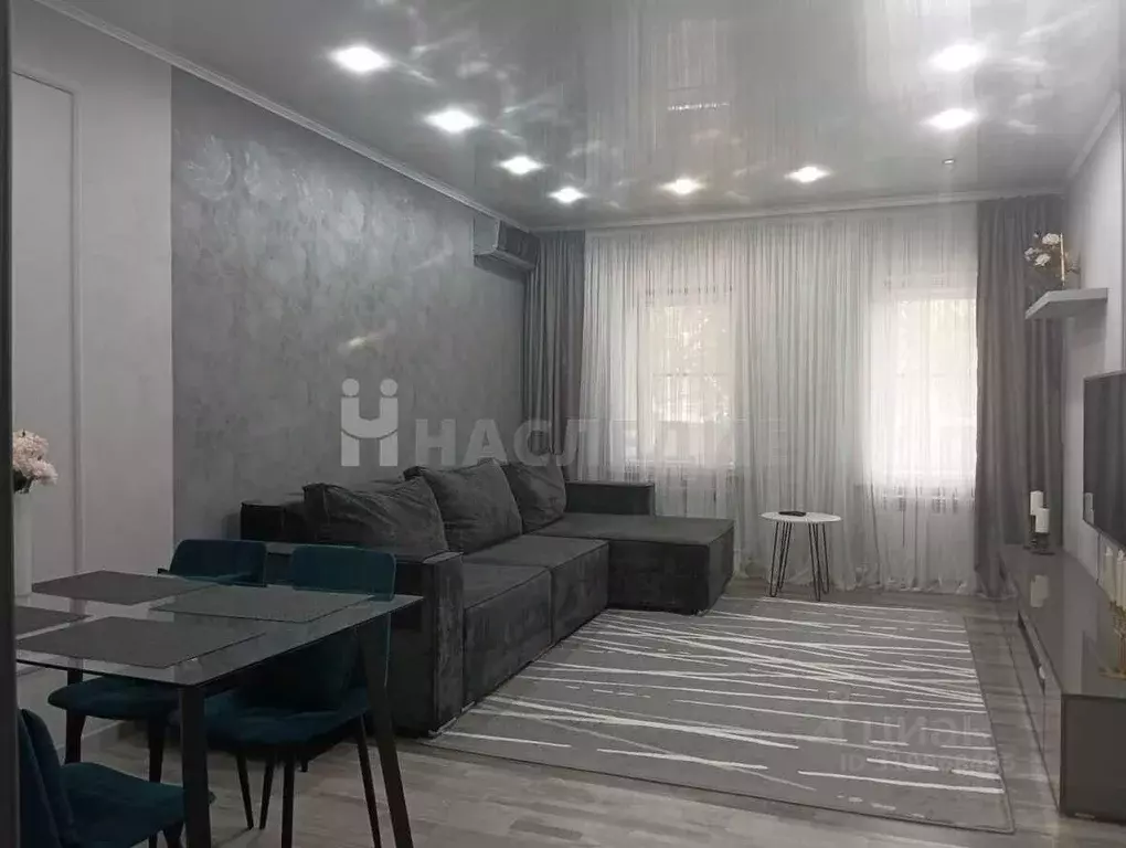 Дом в Ростовская область, Каменск-Шахтинский ул. Фрунзе, 15 (200 м) - Фото 0