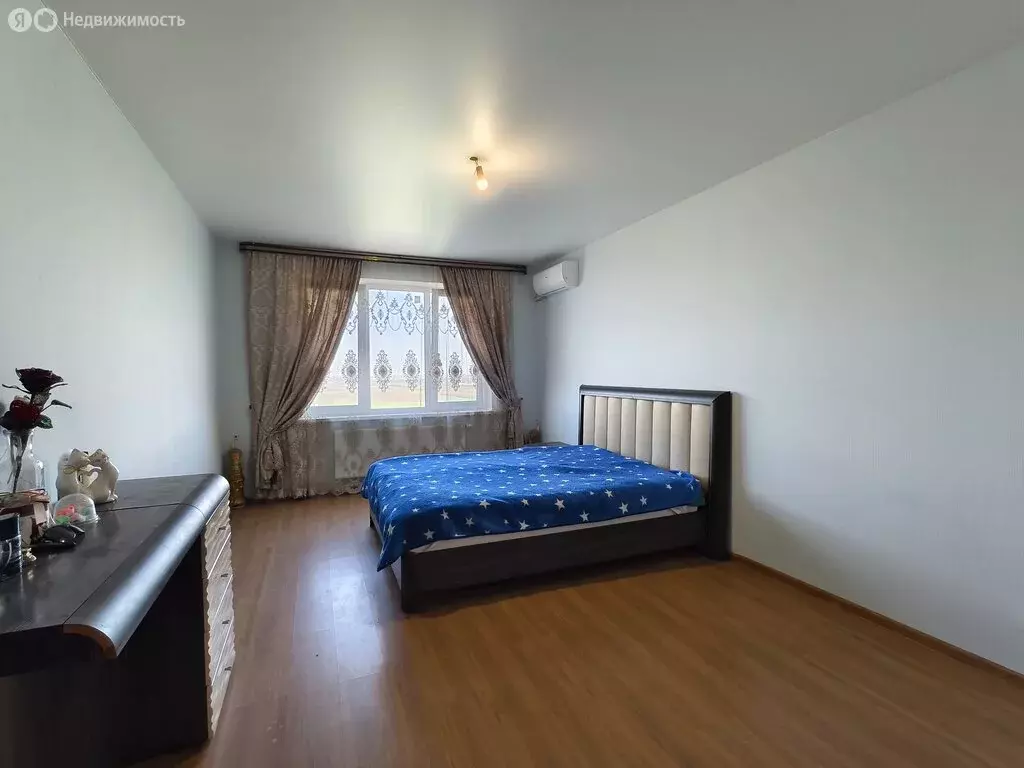 2-комнатная квартира: Саратов, улица имени Н.В. Кузнецова, 3 (62.4 м) - Фото 1