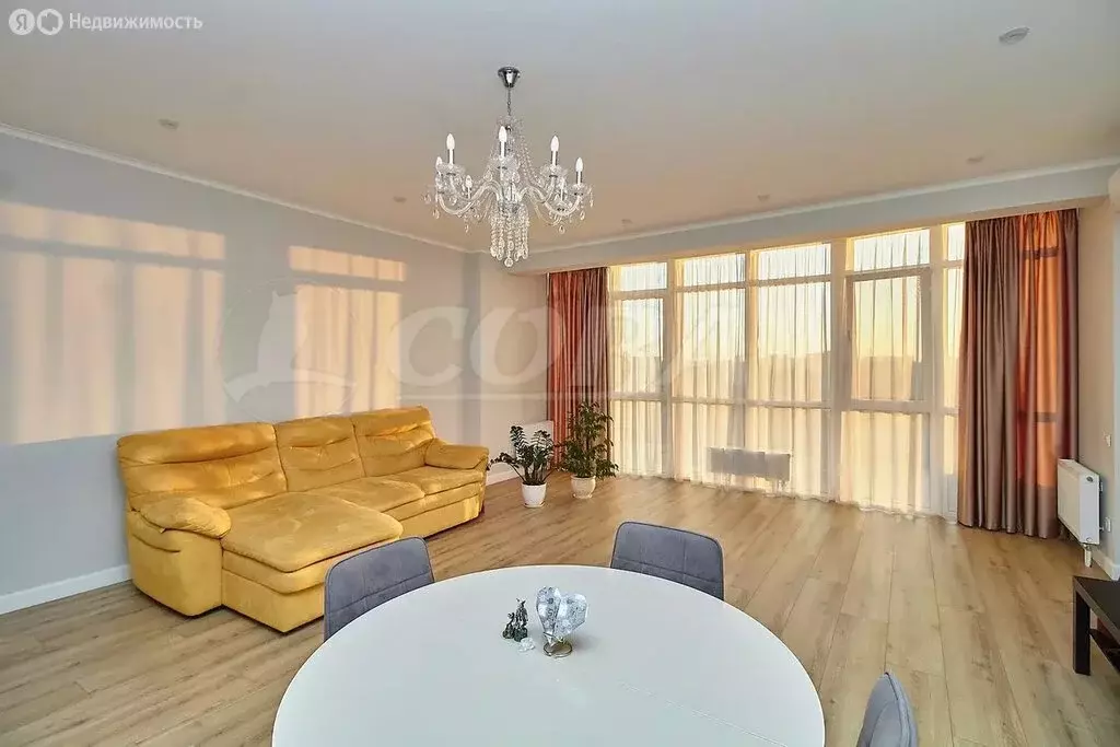 2-комнатная квартира: Тюмень, улица Короленко, 12 (89.5 м) - Фото 1