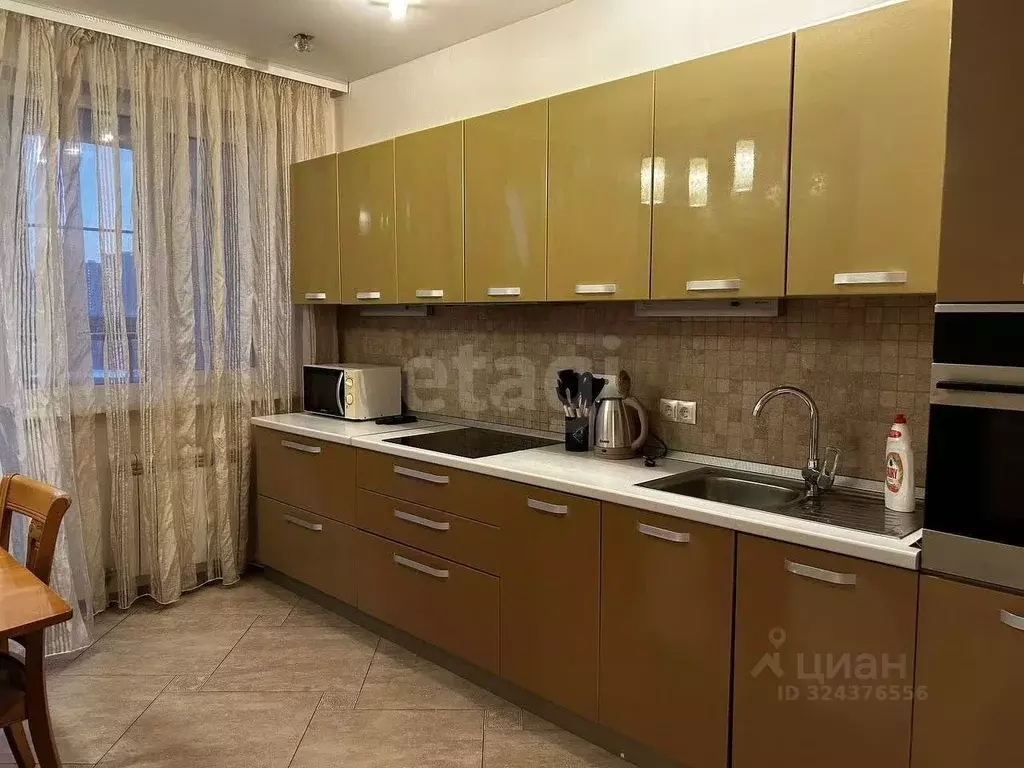 3-к кв. Новосибирская область, Новосибирск Военная ул., 18 (90.0 м) - Фото 1