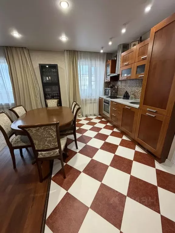 3-к кв. Бурятия, Улан-Удэ ул. Шумяцкого, 27 (67.1 м) - Фото 1