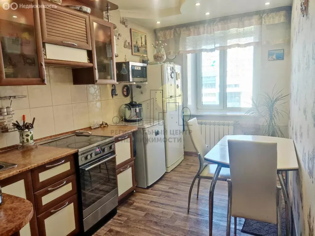 3-комнатная квартира: Иркутск, улица Пискунова, 102А (72 м) - Фото 1