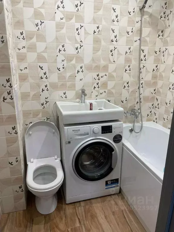 2-к кв. Омская область, Омск Осоавиахимовская ул., 159 (45.0 м) - Фото 1