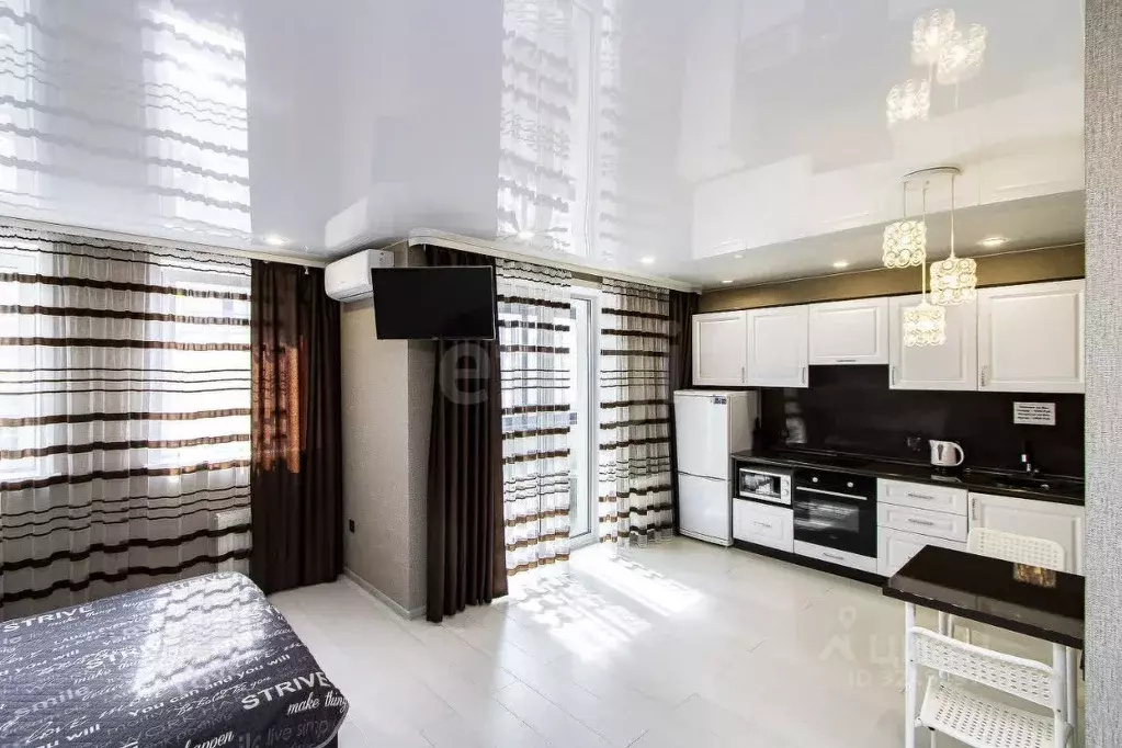 Студия Тюменская область, Тюмень ул. 50 лет Октября, 57Б (36.4 м) - Фото 1