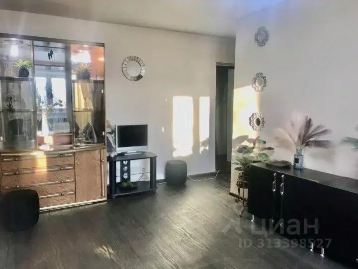 3-к кв. Тюменская область, Тюмень ул. Республики, 86 (61.0 м) - Фото 0