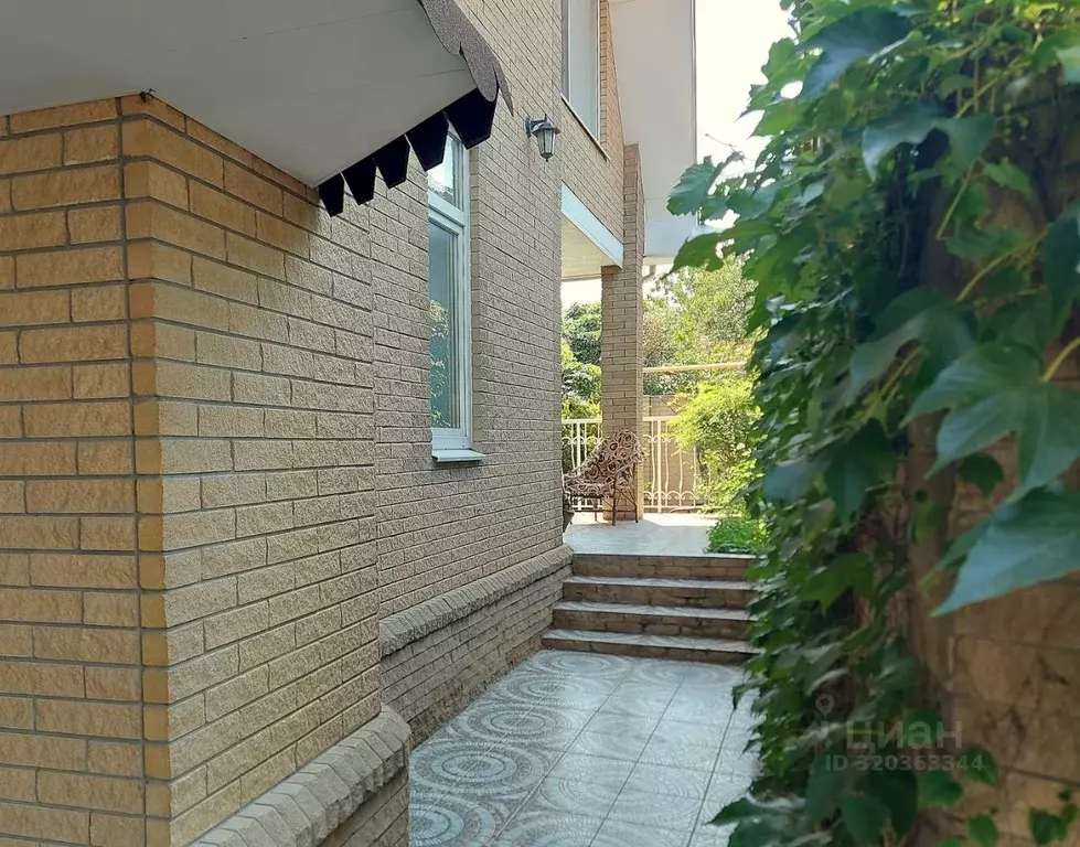Дом в Ростовская область, Ростов-на-Дону Горская ул. (240 м) - Фото 1
