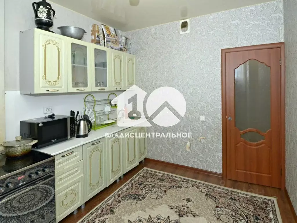3-к кв. Новосибирская область, Новосибирск ул. В. Высоцкого, 51 (66.0 ... - Фото 0