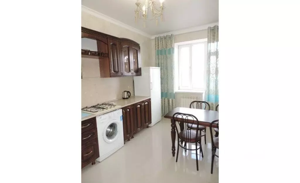 2-к кв. Дагестан, Махачкала ул. Максима Горького, 85Б (75.0 м) - Фото 1