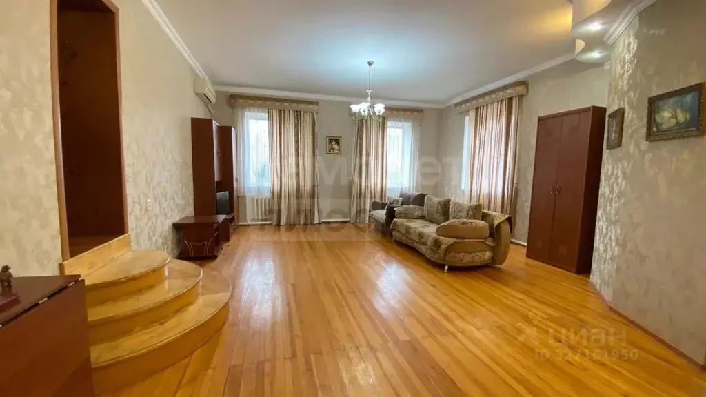 Дом в Оренбургская область, пос. Саракташ ул. Придорожная, 10 (300 м) - Фото 1