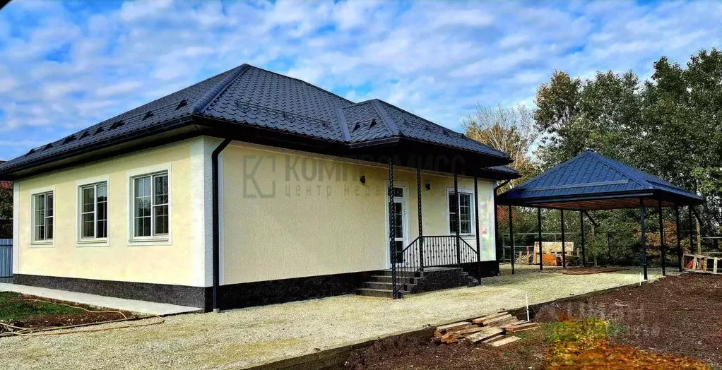 Дом в Краснодарский край, Абинск Вишневая ул. (103 м) - Фото 1