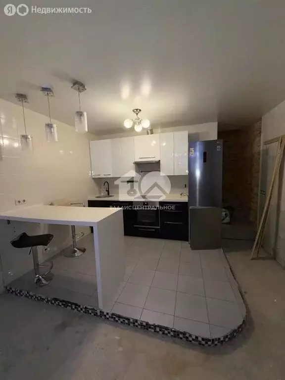 3-комнатная квартира: Октябрьский, Локтинская улица, 6/2 (66.9 м) - Фото 1