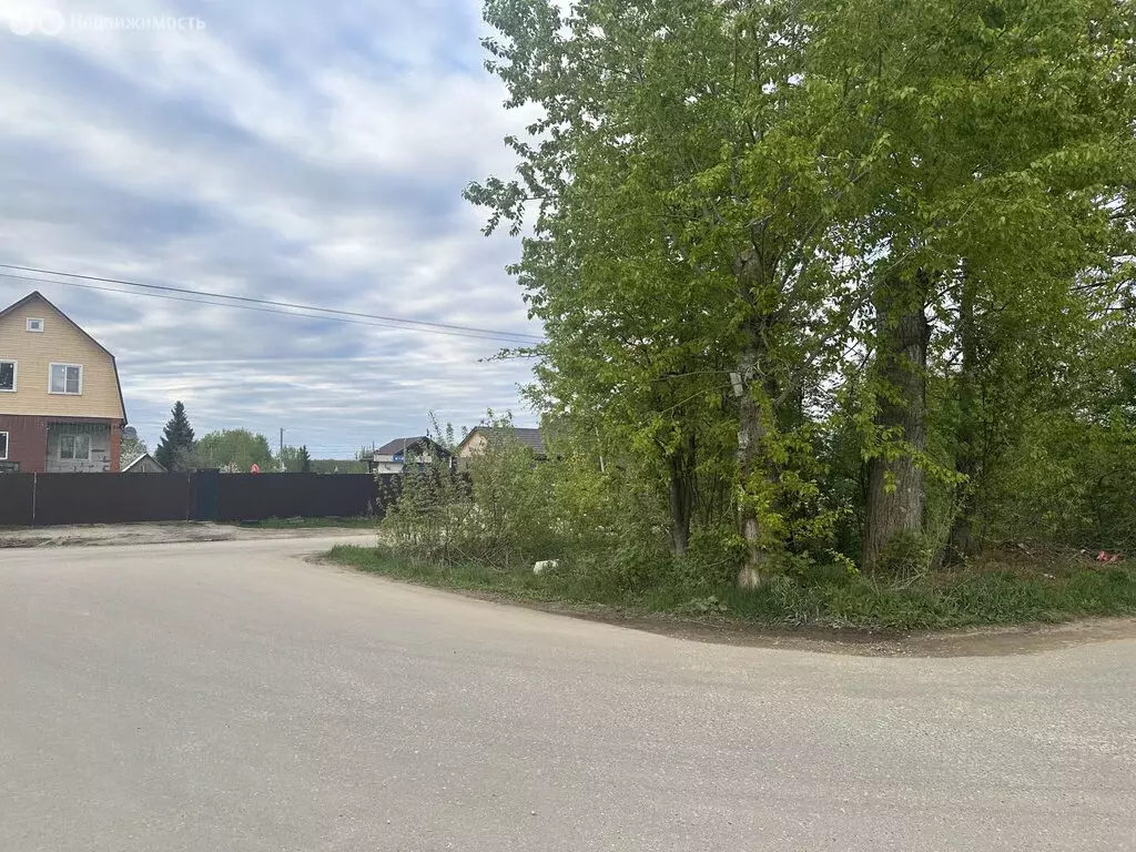 Участок в село Сновицы, Тополиная улица, 31 (8 м) - Фото 0