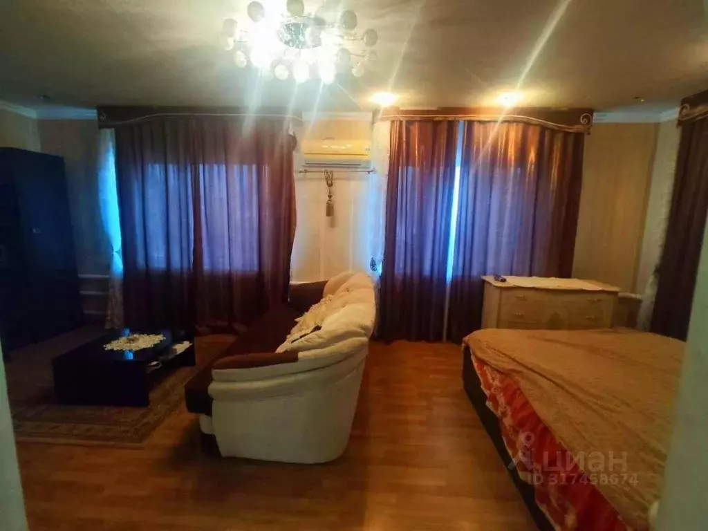 Дом в Краснодарский край, Курганинск ул. Гоголя (160 м) - Фото 0