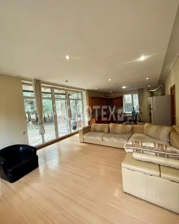 Дом в Краснодарский край, Северский район, Азовское с/пос, Азовская ... - Фото 1