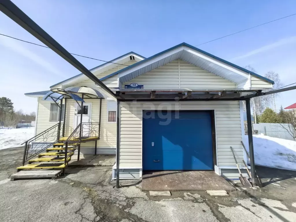 Дом в Пермский край, Березники муниципальный округ, пос. Николаев ... - Фото 1