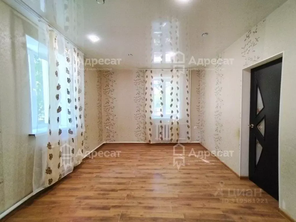 2-к кв. Волгоградская область, Волгоград Жилгородок мкр, ул. Маршала ... - Фото 0