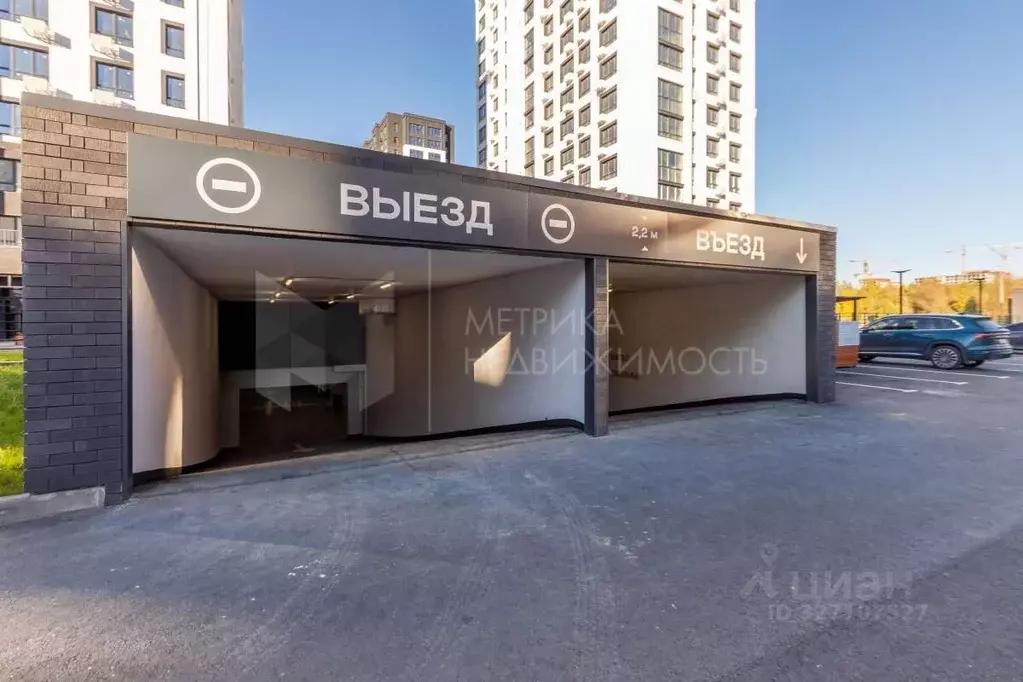 2-к кв. Тюменская область, Тюмень ул. Братьев Бондаревых, 5 (65.5 м) - Фото 1