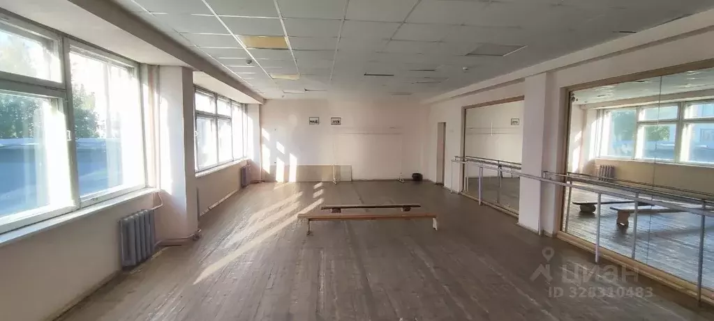 Помещение свободного назначения в Татарстан, Нижнекамск просп. Мира, ... - Фото 1