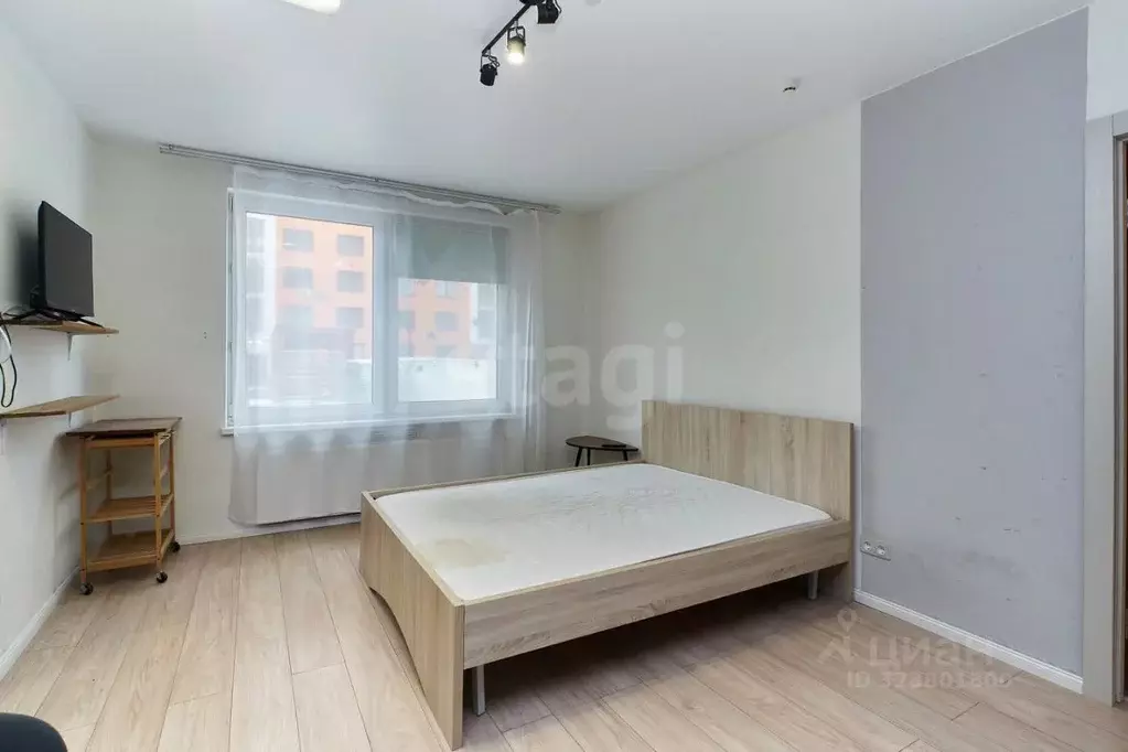 Студия Тюменская область, Тюмень ул. Ю.-Р.Г. Эрвье, 32к1 (30.7 м) - Фото 1