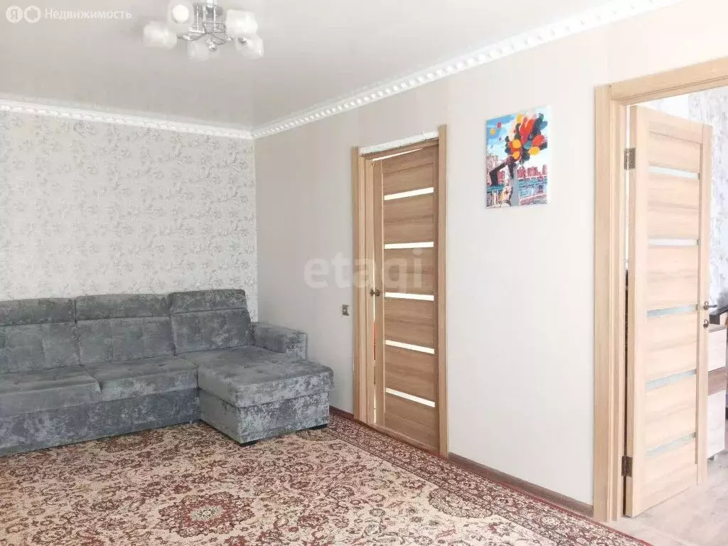 4-комнатная квартира: Бирск, Пролетарская улица, 109А (63.1 м) - Фото 0