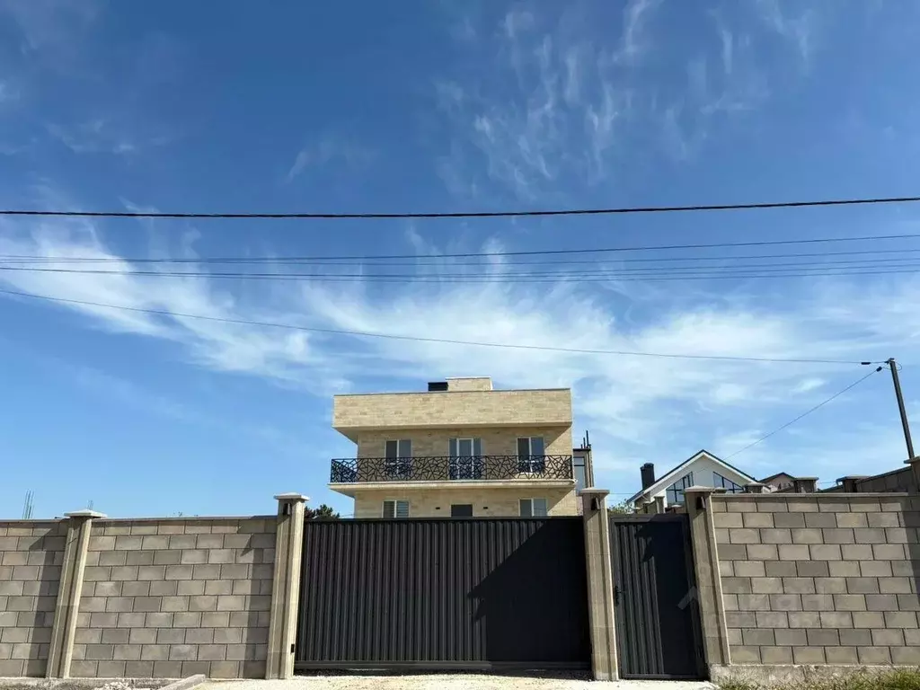 Дом в Севастополь ул. Генерала Богдановича (315 м) - Фото 1