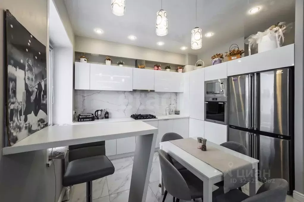 3-к кв. Ульяновская область, Ульяновск ул. Радищева, 74 (80.6 м) - Фото 1