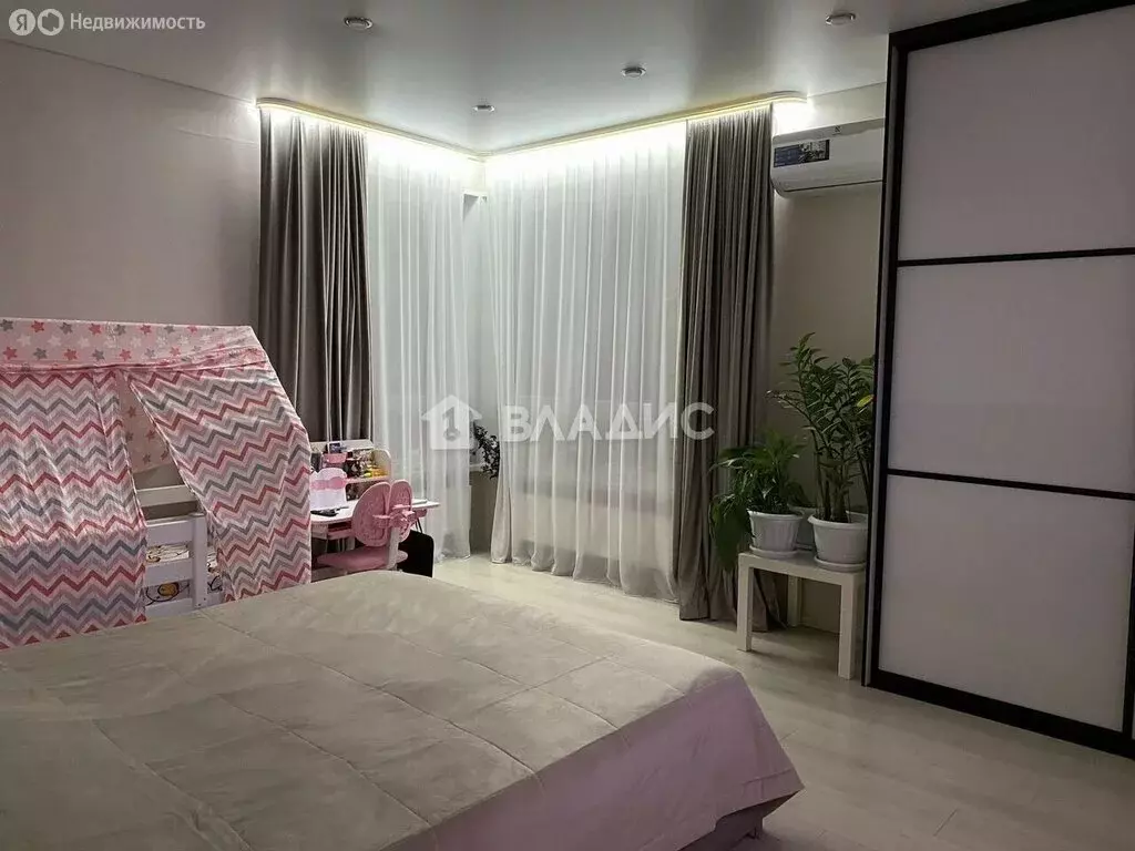 2-комнатная квартира: Тобольск, 15-й микрорайон, 17 (69 м) - Фото 0