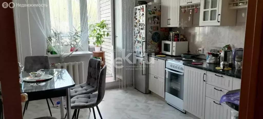 4-комнатная квартира: Нижний Новгород, улица Коммуны, 14 (81.7 м) - Фото 0
