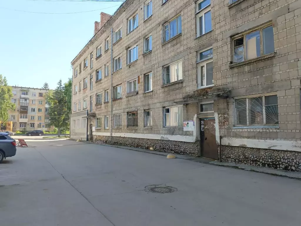 Комната 13,9 м в 4-к., 2/4 эт. - Фото 1